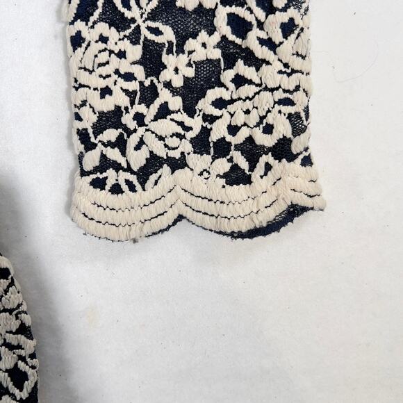 Urvana Blouse White Floral Embroidery Over Black Lace Scalloped Hem Cuffs - Picture 8 of 10